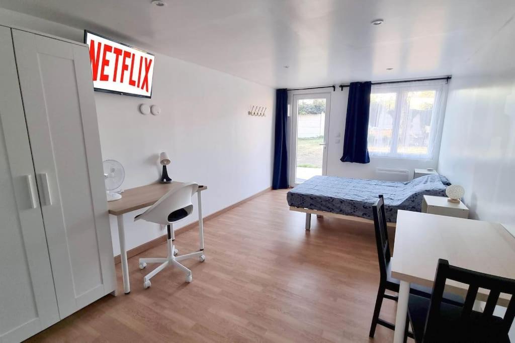 Studio En Rez De Jardin Avec Terrasse Privee - Le Petit Chateau Avesnois - Tv - Wifi - Logement Complet Avesnes-sur-Helpe Экстерьер фото